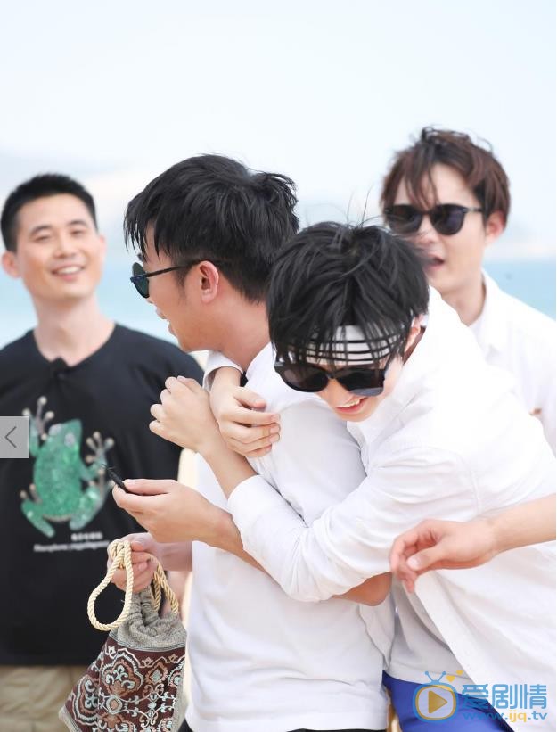 杨迪《火星情报局》节目照 杨迪高清写真_杨迪高清剧照