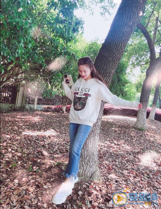 孙嘉璐旅行生活照 孙嘉璐高清写真_孙嘉璐高清剧照