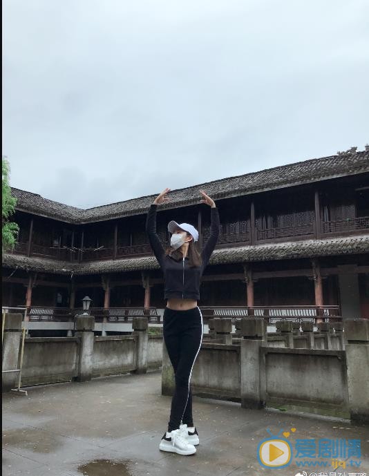 孙嘉璐旅行生活照 孙嘉璐高清写真_孙嘉璐高清剧照