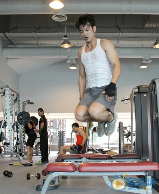 袁文康健身照 袁文康高清写真_袁文康高清剧照