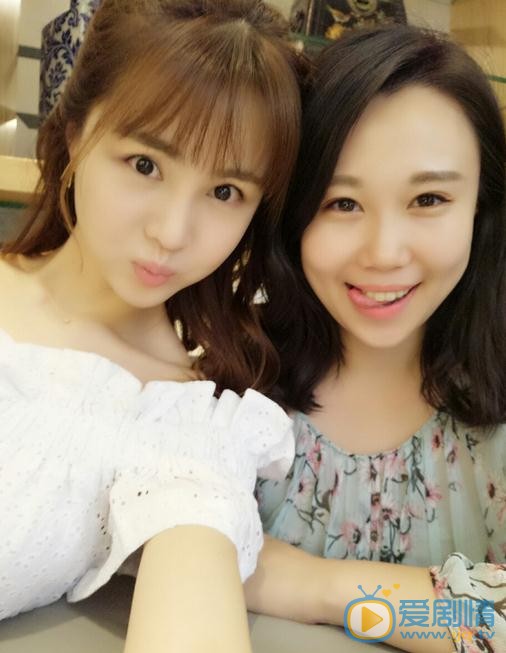 孙一奇与人合照 孙一奇高清写真_孙一奇高清剧照