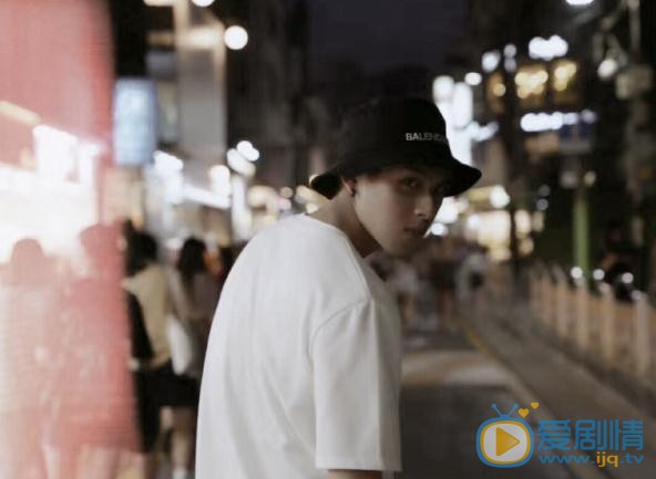 陈信喆街拍写真 陈信喆高清写真_陈信喆高清剧照