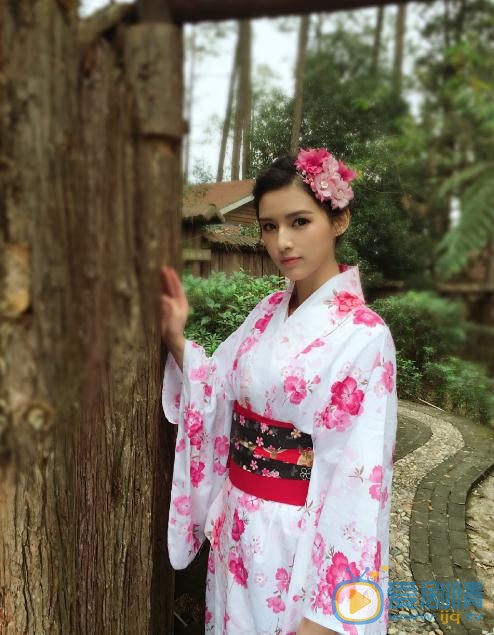 余欢欢韩服写真 余欢欢高清写真_余欢欢高清剧照