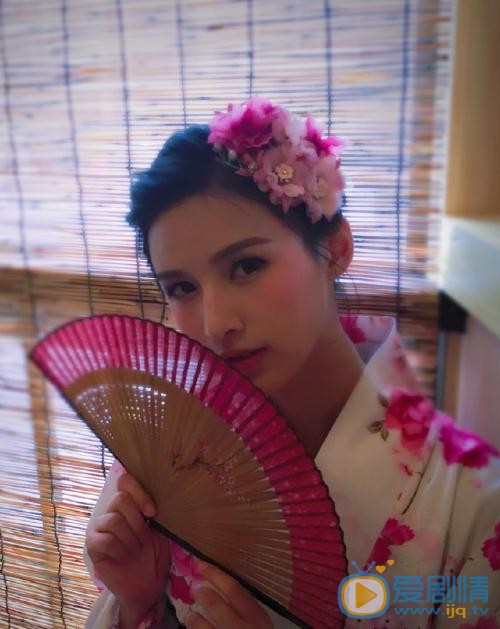 余欢欢韩服写真 余欢欢高清写真_余欢欢高清剧照