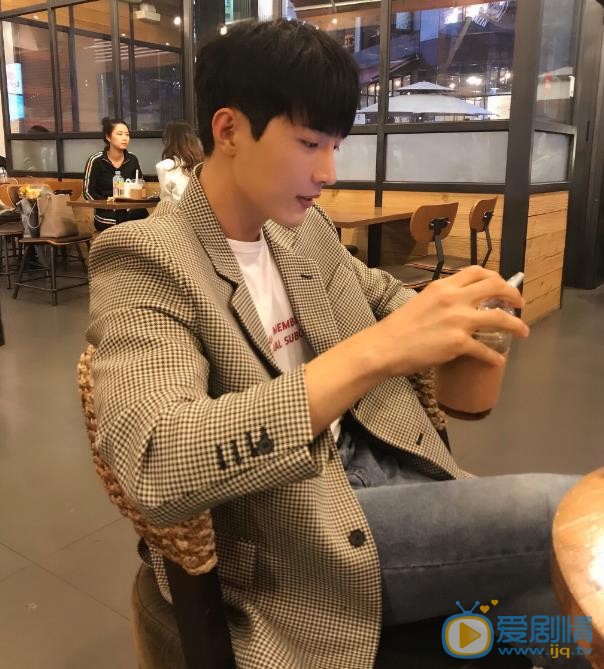 辉灿生活照 辉灿高清写真_辉灿高清剧照