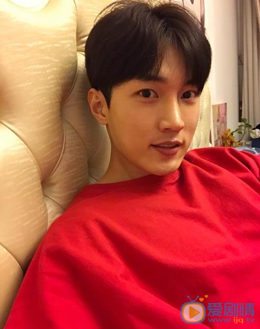 辉灿生活照 辉灿高清写真_辉灿高清剧照