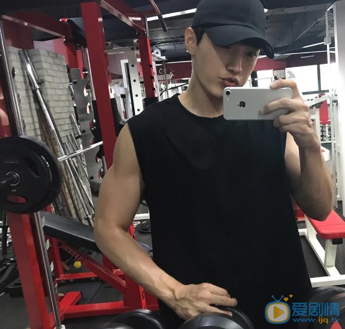 辉灿生活照 辉灿高清写真_辉灿高清剧照