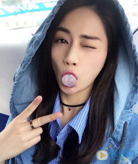 叶新晨嘟嘴卖萌照 叶新晨高清写真_叶新晨高清剧照
