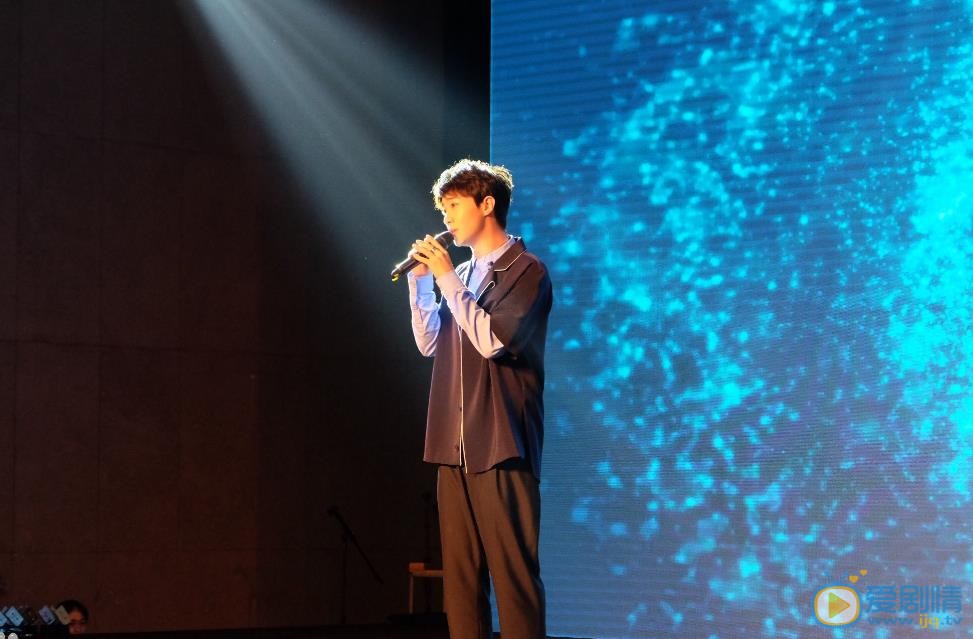 王思远演唱会 王思远高清写真_王思远高清剧照