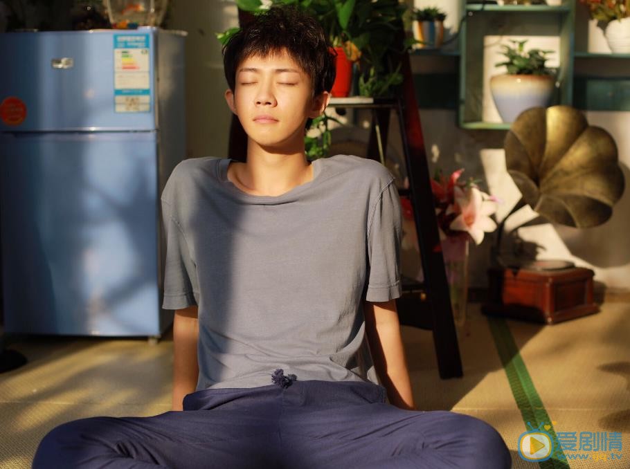 王思远街拍照 王思远高清写真_王思远高清剧照