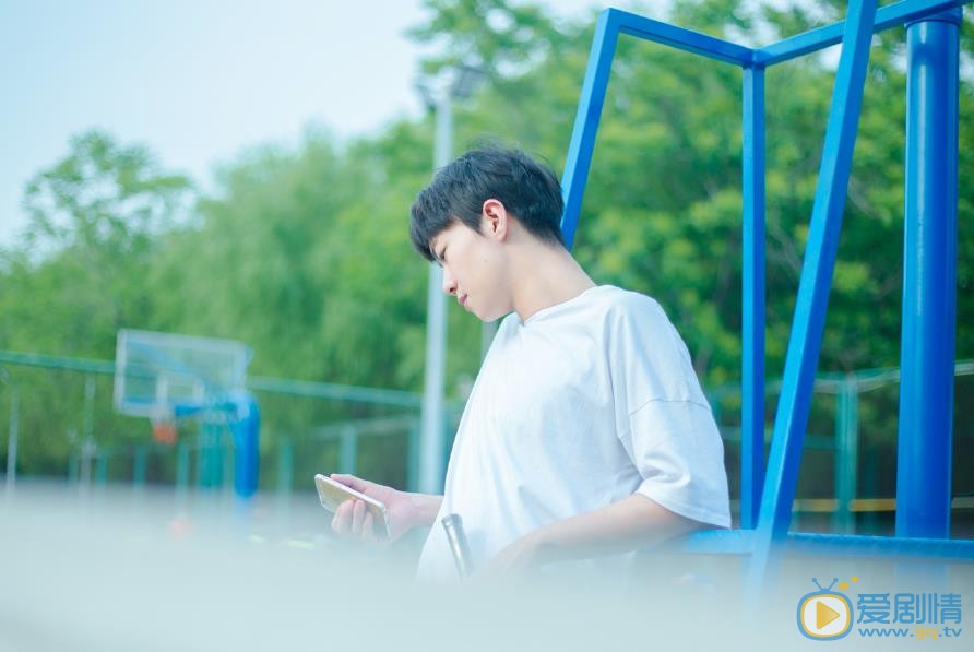 王思远侧颜美照 王思远高清写真_王思远高清剧照