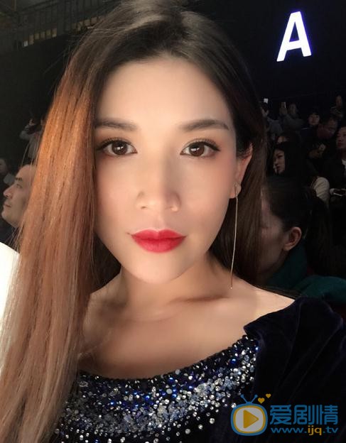 商忆莎与人合照 商忆莎高清写真_商忆莎高清剧照
