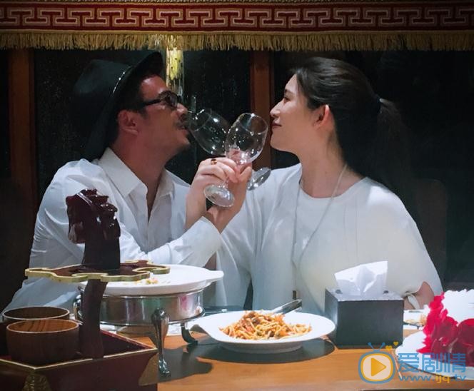 商忆莎与人合照 商忆莎高清写真_商忆莎高清剧照
