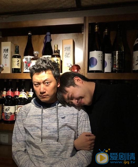 张洪睿与人合照 张洪睿高清写真_张洪睿高清剧照