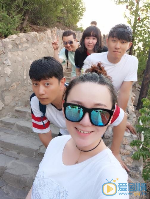 张洪睿与人合照 张洪睿高清写真_张洪睿高清剧照