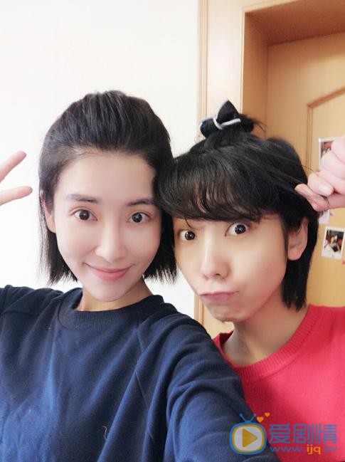 杨卿与人合照 杨卿高清写真_杨卿高清剧照