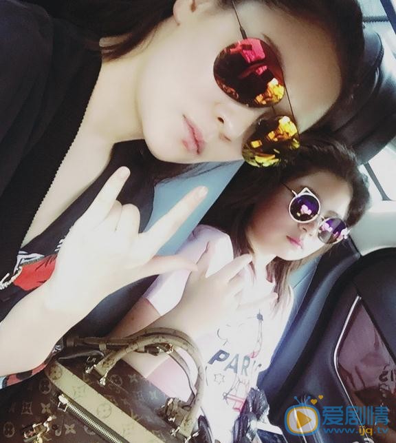 陈佳妍与人合照 陈佳妍高清写真_陈佳妍高清剧照
