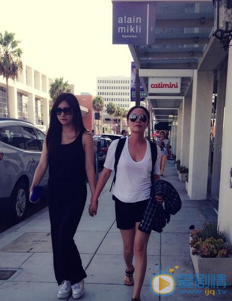 陈佳妍与人合照 陈佳妍高清写真_陈佳妍高清剧照