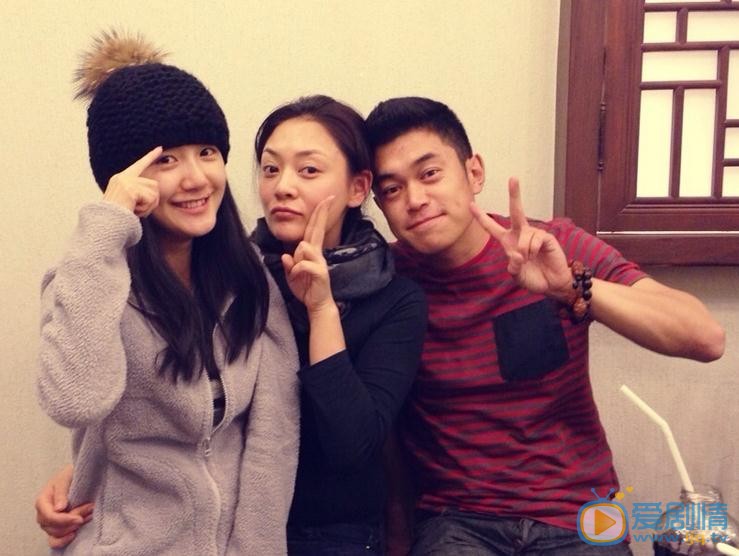 陈佳妍与人合照 陈佳妍高清写真_陈佳妍高清剧照