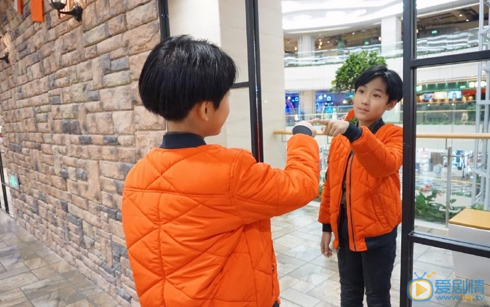 董李无忧街拍写真照 董李无忧高清写真_董李无忧高清剧照