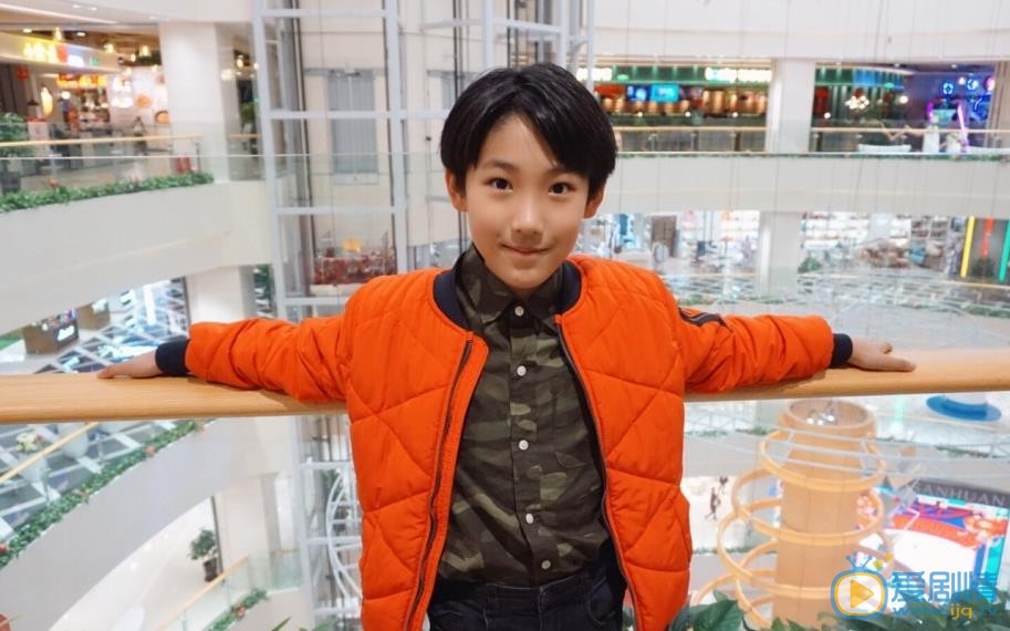 董李无忧街拍写真照 董李无忧高清写真_董李无忧高清剧照