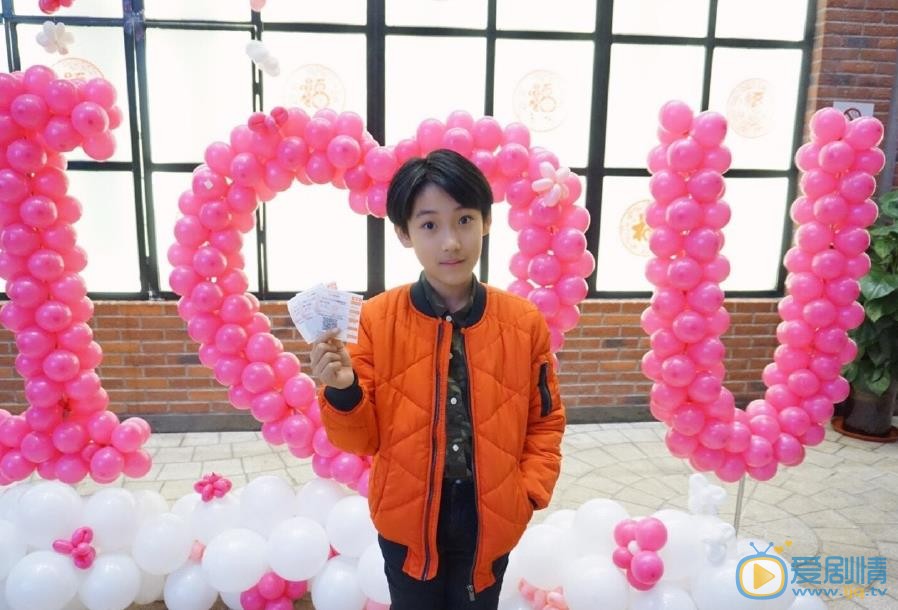 董李无忧街拍写真照 董李无忧高清写真_董李无忧高清剧照