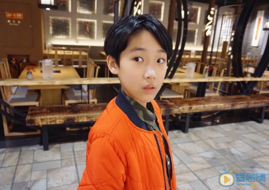 董李无忧街拍写真照 董李无忧高清写真_董李无忧高清剧照