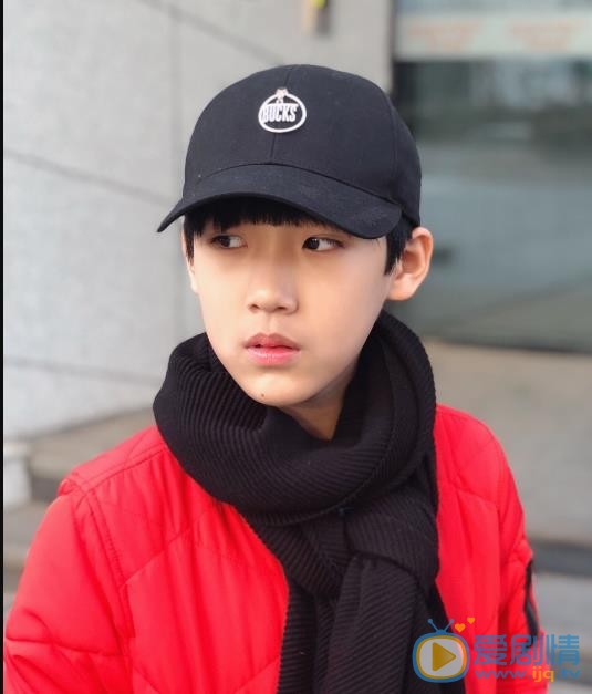 董李无忧街拍写真照 董李无忧高清写真_董李无忧高清剧照