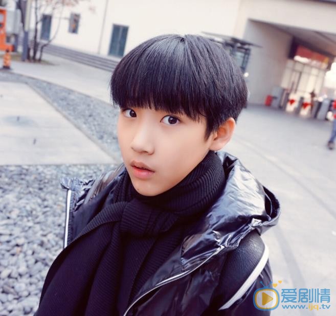 董李无忧街拍写真照 董李无忧高清写真_董李无忧高清剧照