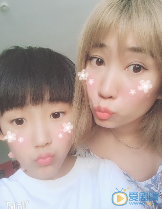 董李无忧家人合照 董李无忧高清写真_董李无忧高清剧照