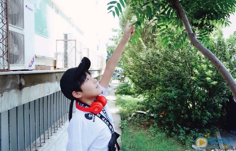 董李无忧街拍写真照 董李无忧高清写真_董李无忧高清剧照