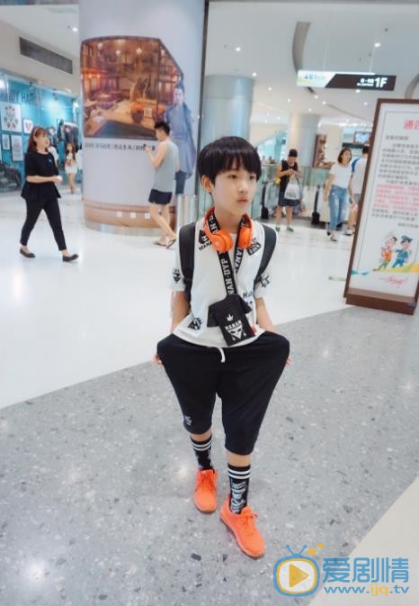 董李无忧街拍写真照 董李无忧高清写真_董李无忧高清剧照