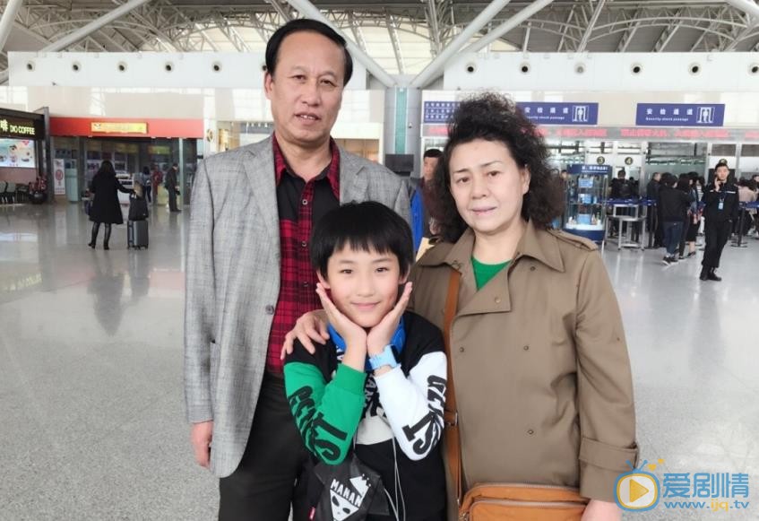 董李无忧家人合照 董李无忧高清写真_董李无忧高清剧照