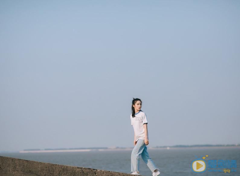 张晓唯海边写真 张晓唯高清写真_张晓唯高清剧照