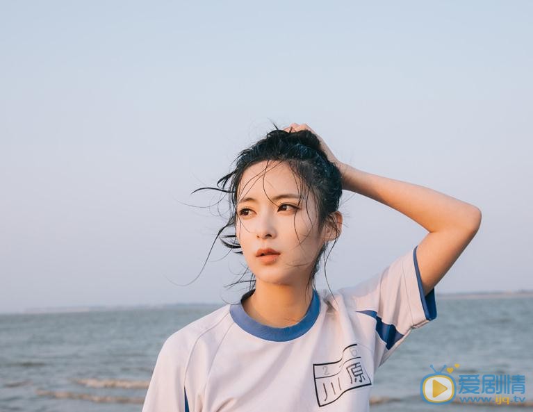 张晓唯海边写真 张晓唯高清写真_张晓唯高清剧照