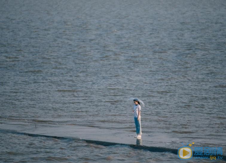 张晓唯海边写真 张晓唯高清写真_张晓唯高清剧照