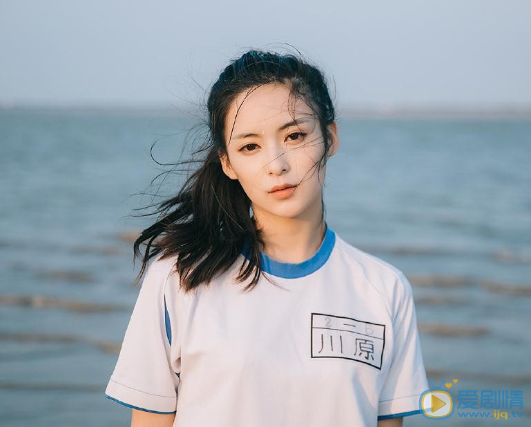 张晓唯海边写真 张晓唯高清写真_张晓唯高清剧照
