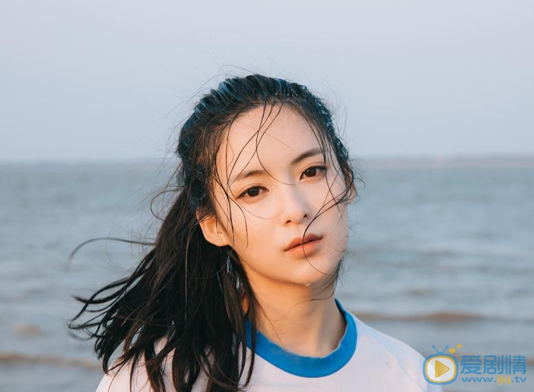 张晓唯海边写真 张晓唯高清写真_张晓唯高清剧照