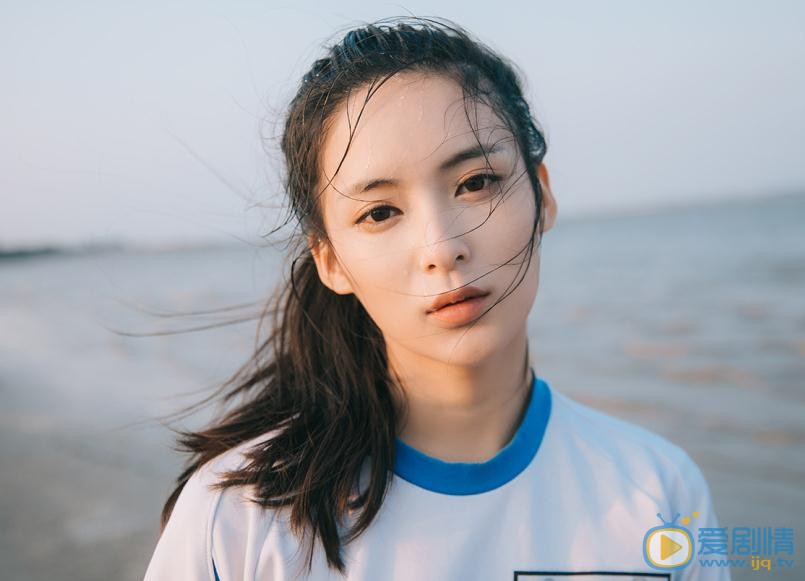 张晓唯海边写真 张晓唯高清写真_张晓唯高清剧照