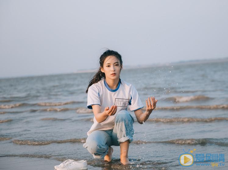 张晓唯海边写真 张晓唯高清写真_张晓唯高清剧照