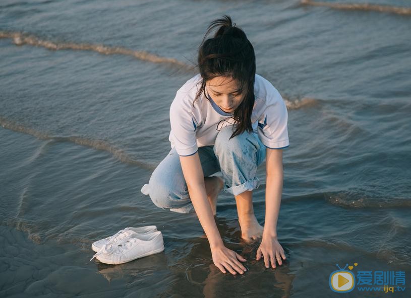 张晓唯海边写真 张晓唯高清写真_张晓唯高清剧照