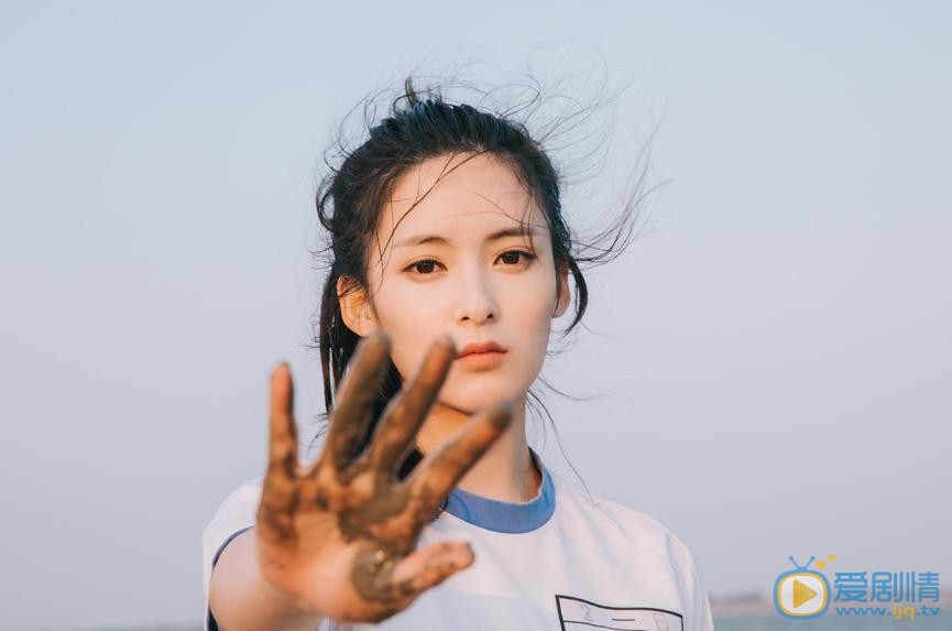 张晓唯海边写真 张晓唯高清写真_张晓唯高清剧照