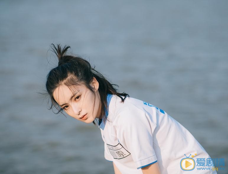 张晓唯海边写真 张晓唯高清写真_张晓唯高清剧照