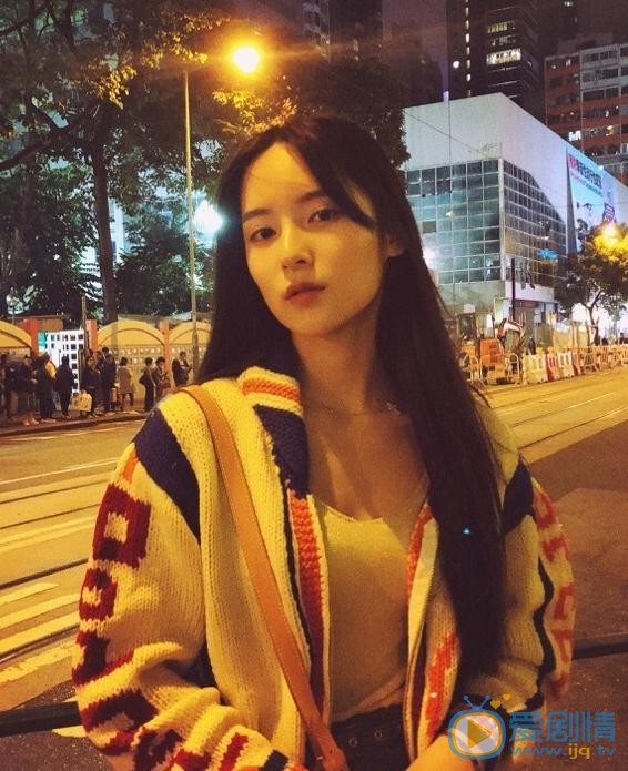 张晓唯街拍写真 张晓唯高清写真_张晓唯高清剧照