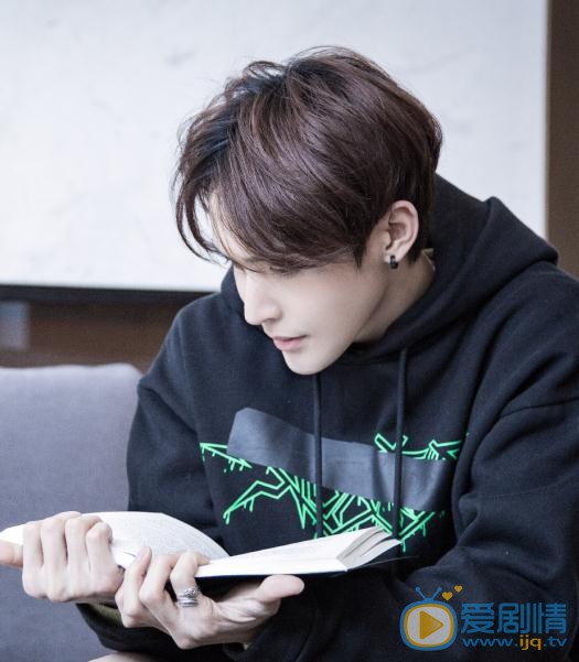 林世杰街拍写真 林世杰高清写真_林世杰高清剧照