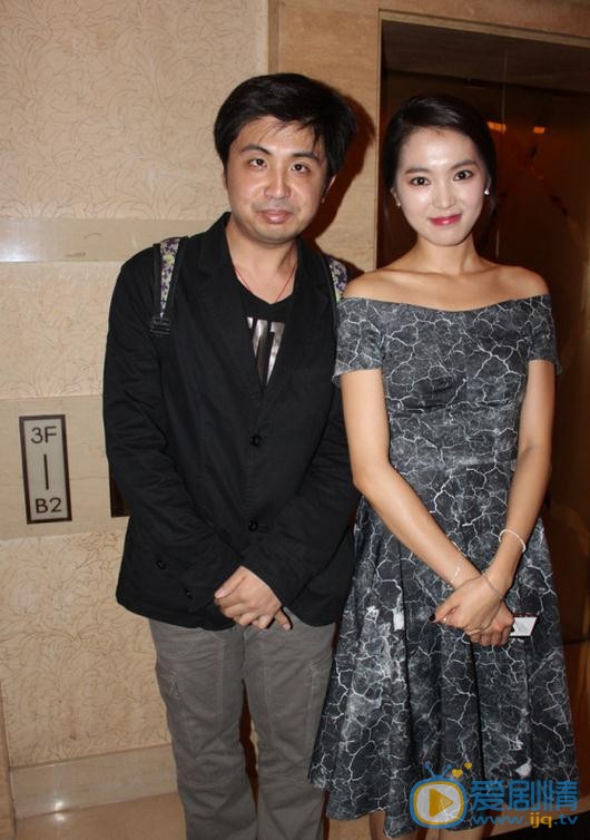 申珉熙与人合照 申珉熙高清写真_申珉熙高清剧照