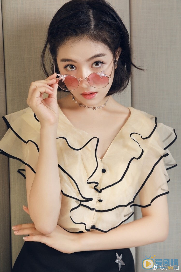 李兰迪靓丽街拍 李兰迪高清写真_李兰迪高清剧照