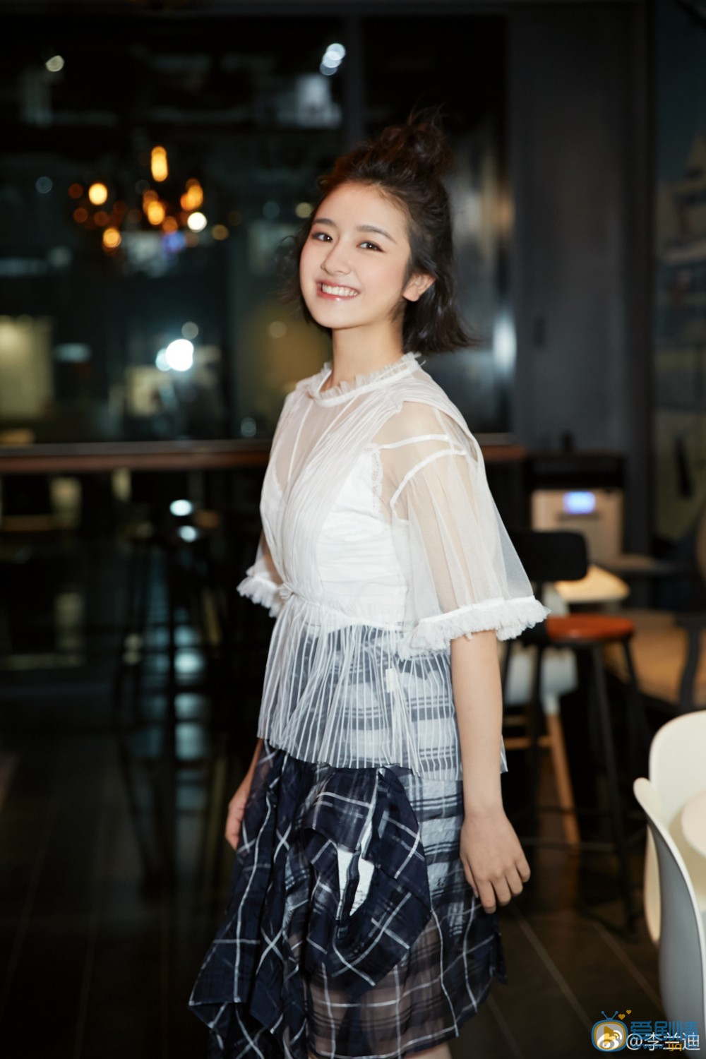 李兰迪靓丽街拍 李兰迪高清写真_李兰迪高清剧照