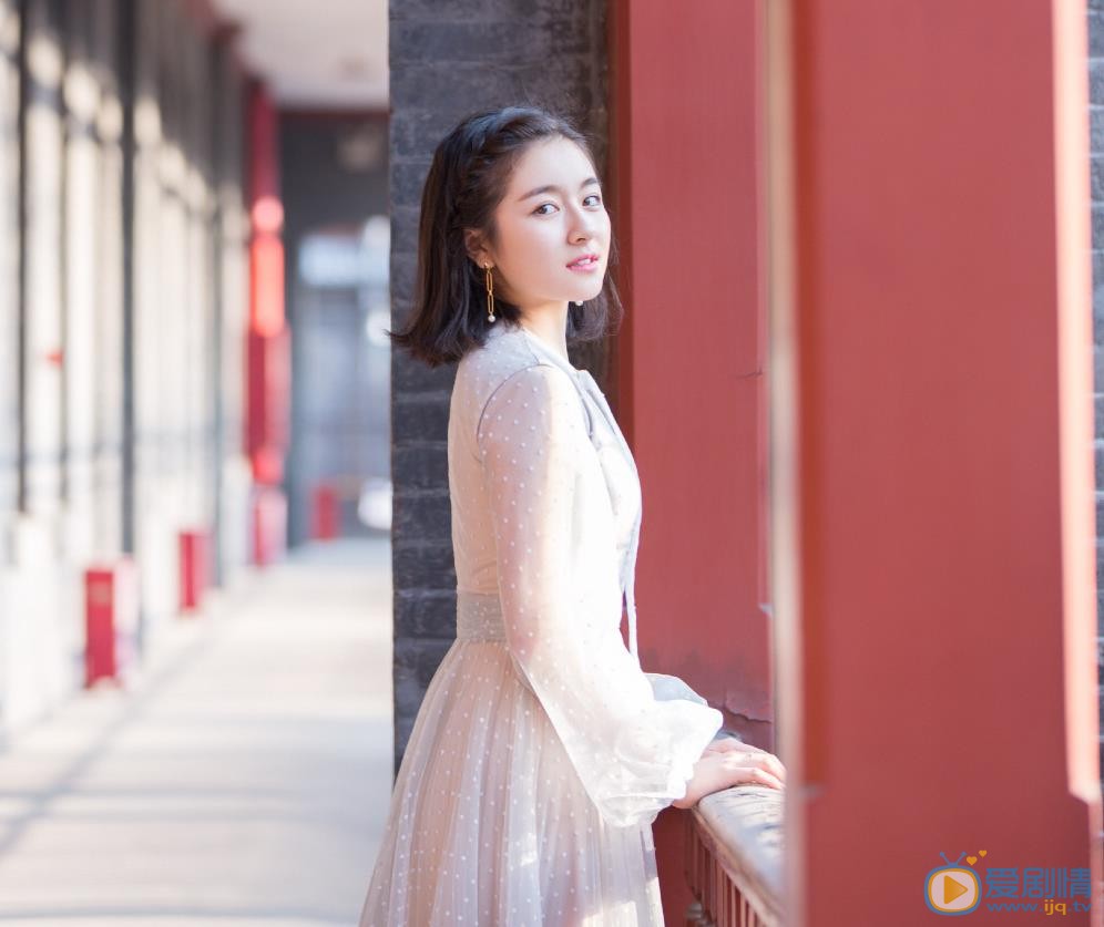 李兰迪靓丽街拍 李兰迪高清写真_李兰迪高清剧照