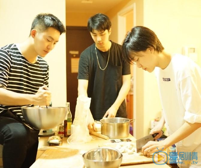 刘洛汐与人合照 刘洛汐高清写真_刘洛汐高清剧照